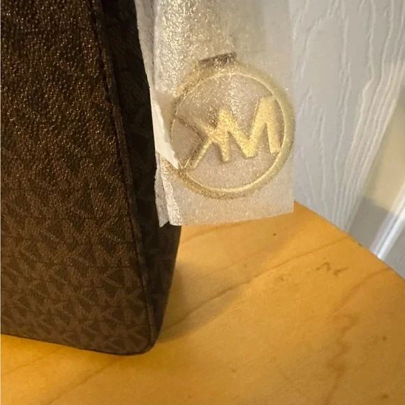 Michael Kors Brown Travel Large Messenger Bag - Picture 3 of 6